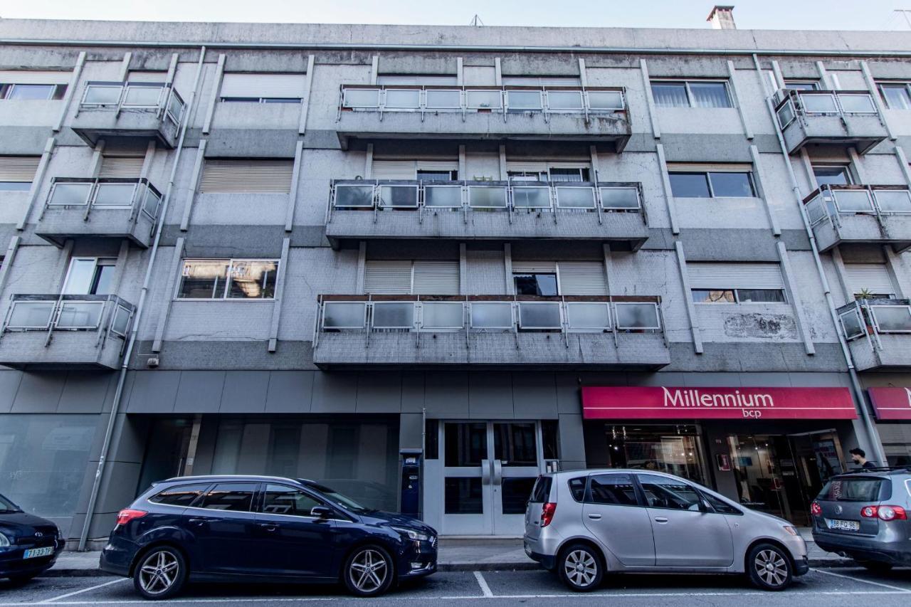Downtown 1Br Apartment W/ Balcony By Lovelystay OOporto Extérieur photo